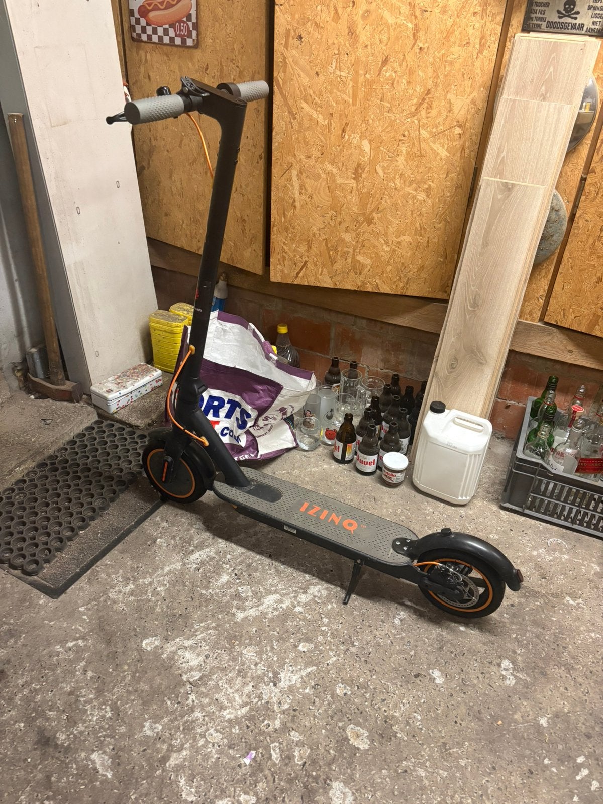 Izinq e scooter, Fietsen en Brommers, Steps, Ophalen, Gebruikt, Elektrische step (E-scooter)