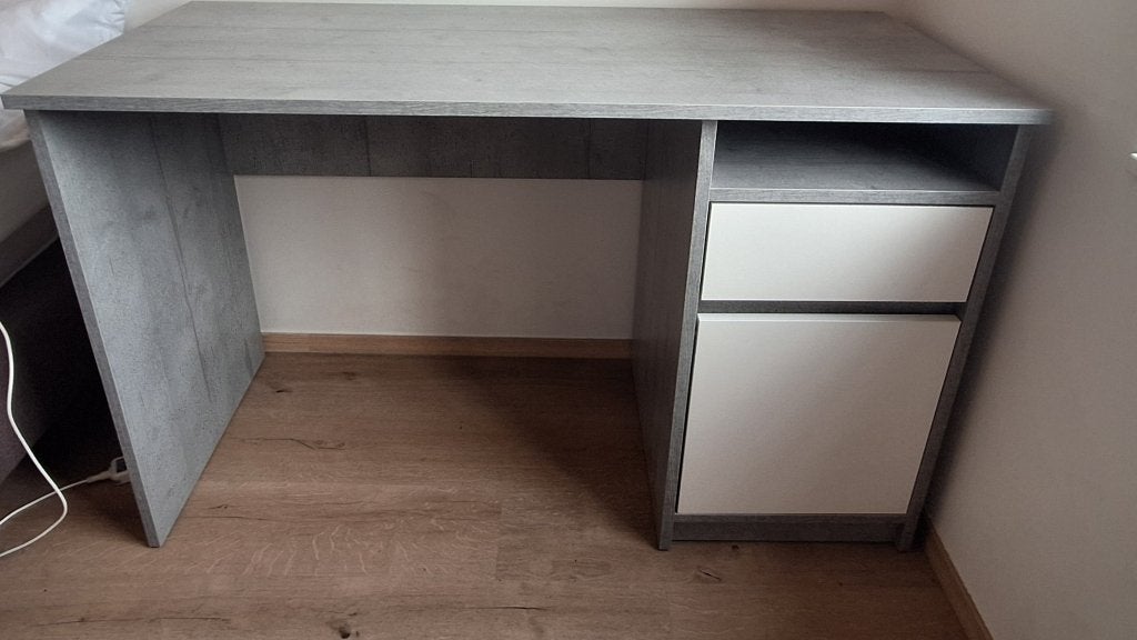 Bureau, Huis en Inrichting, Ophalen, Met lades, Gebruikt, Kinderbureau
