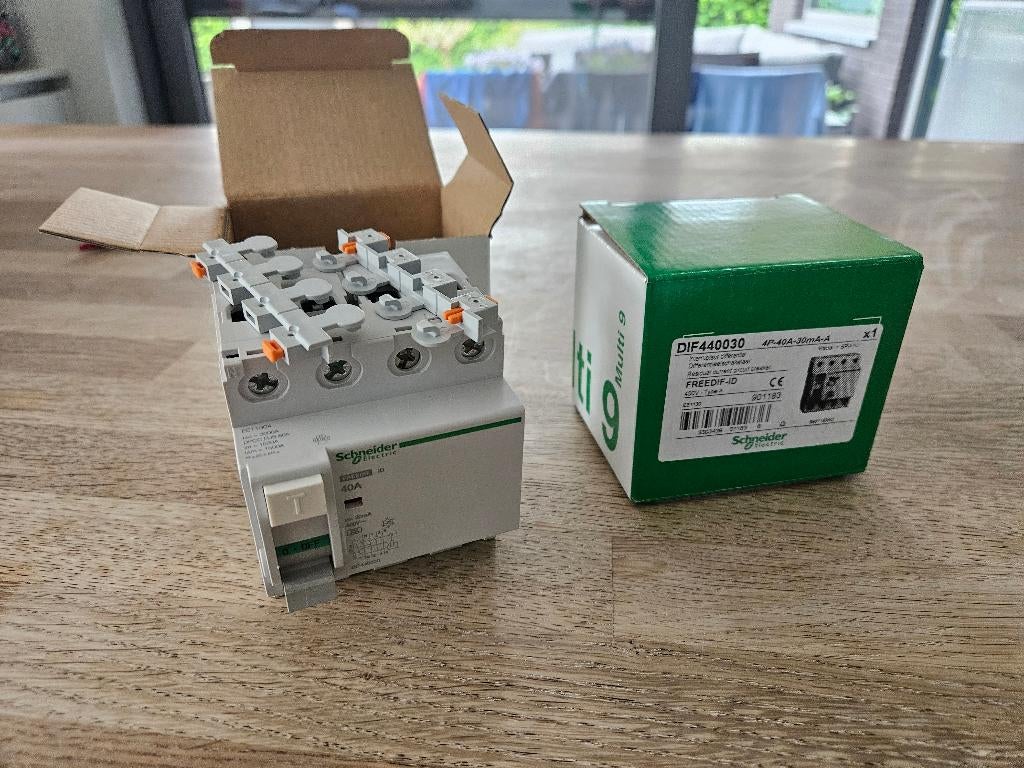 Electric Schheider 40A Differentieelschakelaar 4P 30mA, Doe-het-zelf en Bouw, Ophalen of Verzenden, Nieuw