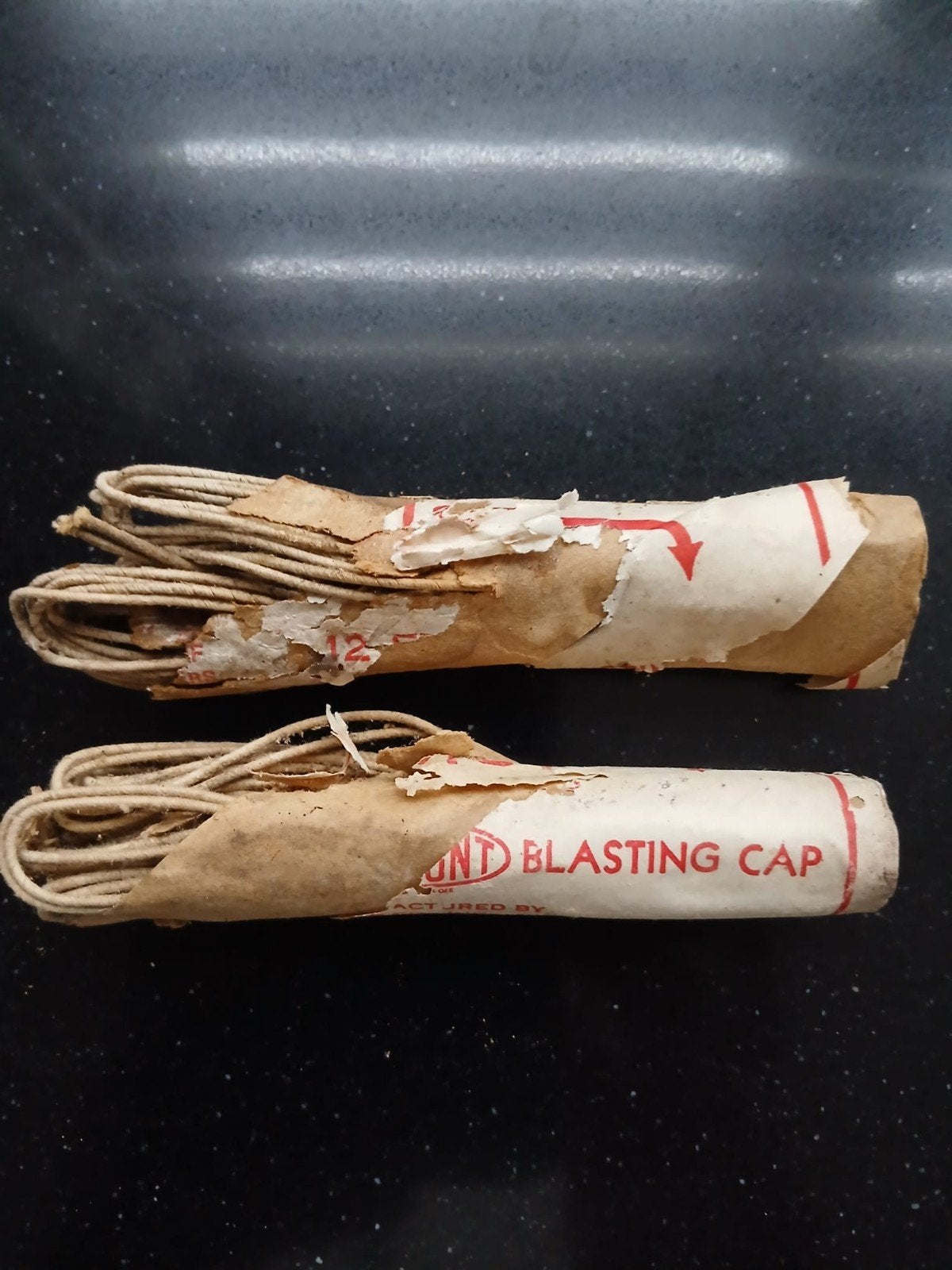 2x Originele US WW2 DuPont Electric Blasting Caps (Inert), Verzamelen, Militaria | Tweede Wereldoorlog, Ophalen of Verzenden