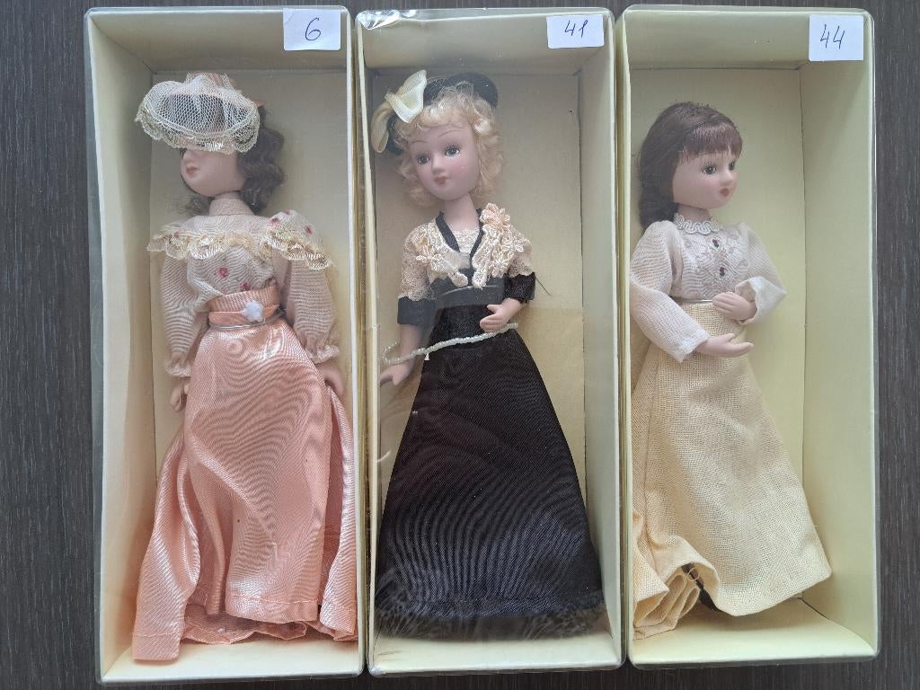 Porselein poppen Nieuw, Verzamelen, Poppen, Ophalen of Verzenden, Nieuw, Pop