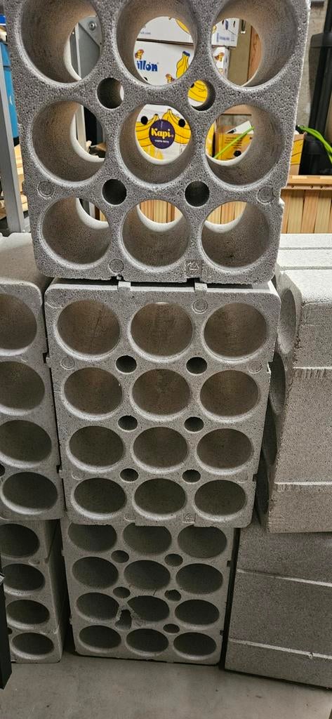 Casiers à bouteilles 8 euros par casier, Enlèvement