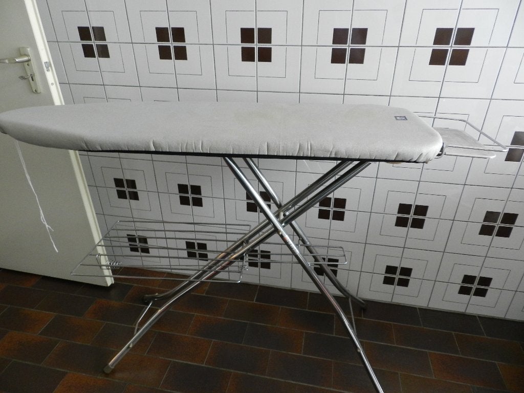 table de repassage, Enlèvement, Utilisé