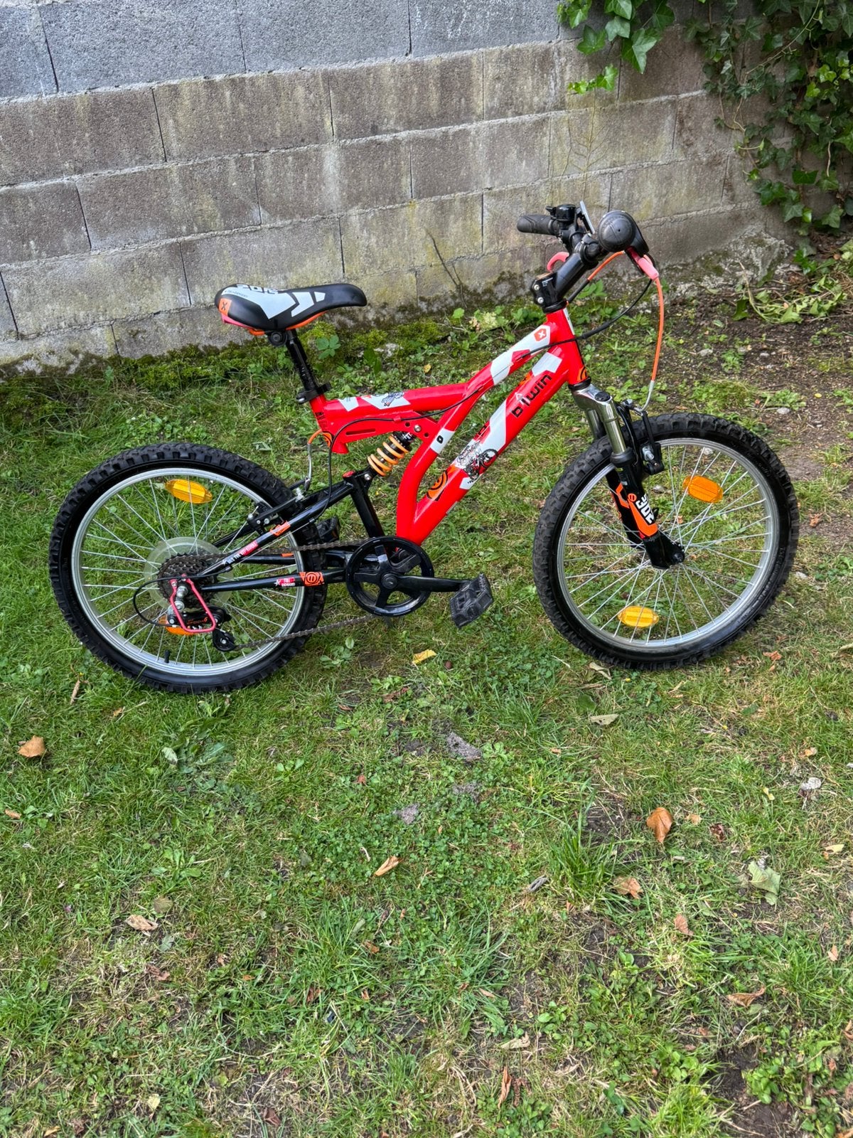 BTWIN FS 20 volledig geveerde 20 inch 6 V mountainbike, Ophalen, Zo goed als nieuw, Velgrem