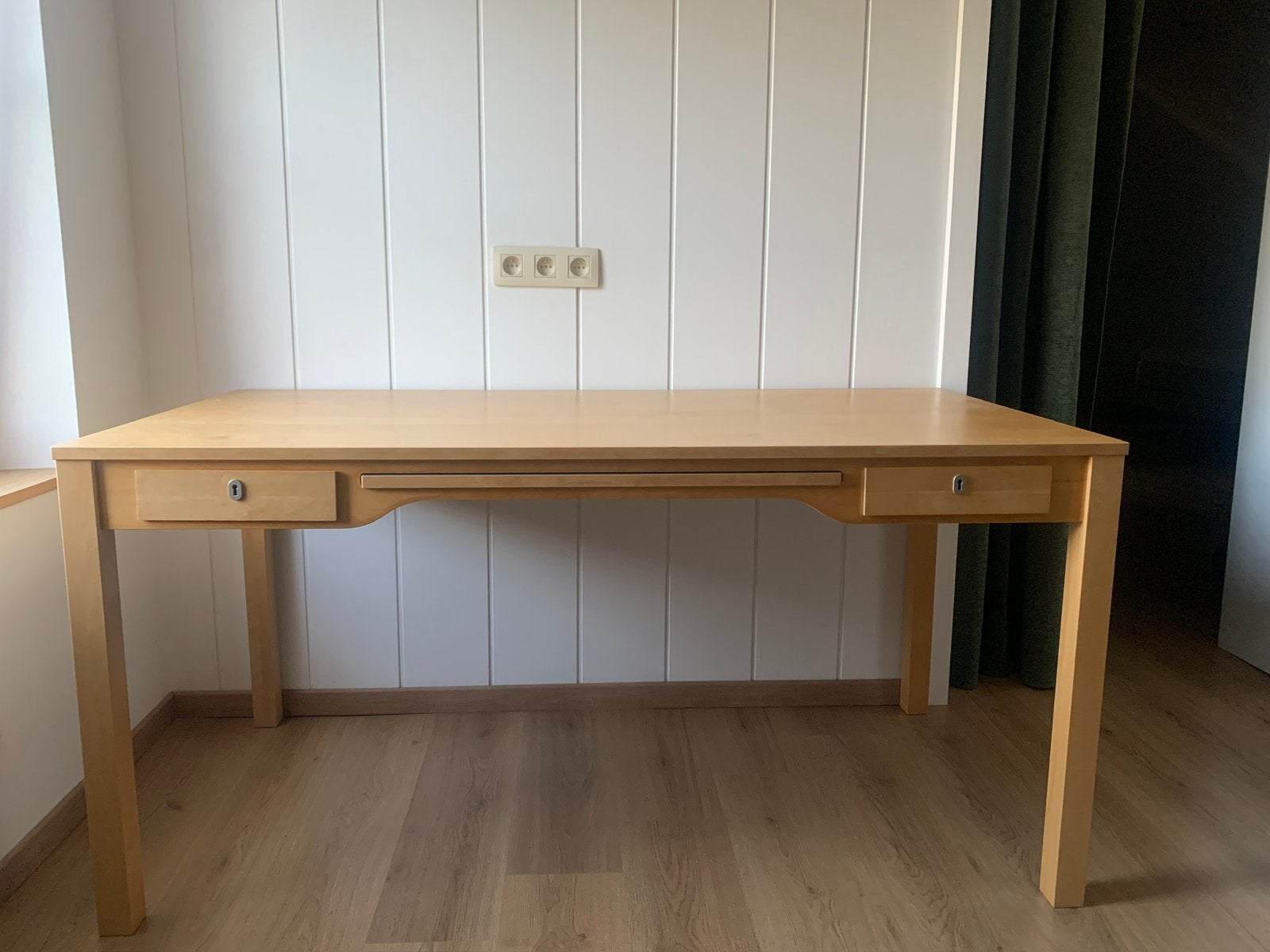 Bureau in zeer goede staat, Ophalen, Zo goed als nieuw