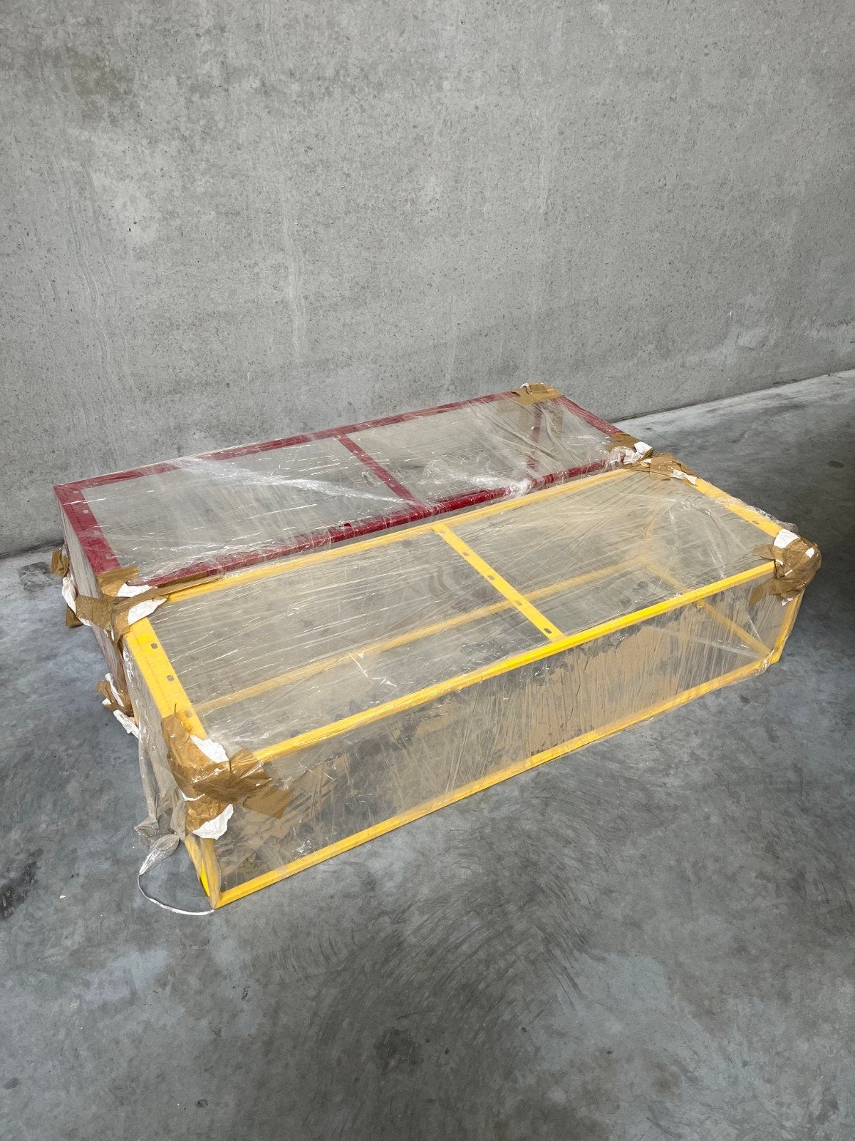 Cadres de table basse en acier, thermolaqués rouge et jaune, Enlèvement