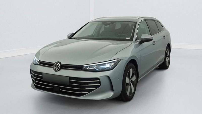 Volkswagen Passat SW 1.5 etsi opf 150 dsg7 life 150 AT, Autos, Argent ou Gris, Achat, 1573 kg, Autre