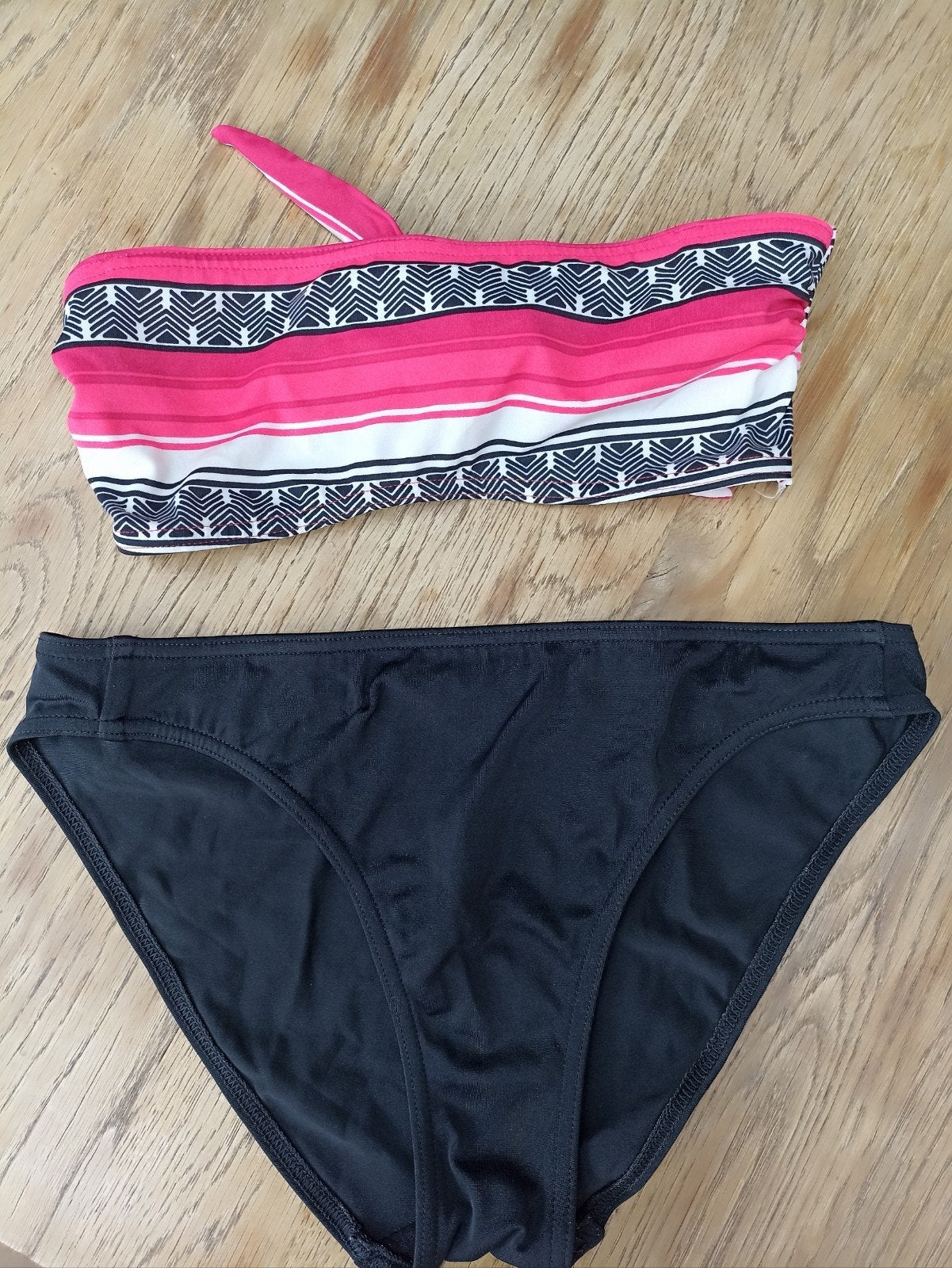 Maillot 2 pièces imprimé rose/noir taille 36, Vêtements | Femmes, Vêtements de Bain & Maillots de Bain, Enlèvement ou Envoi, Porté