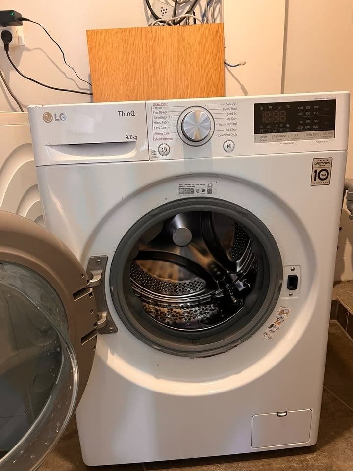 Laveuse-sécheuse LG 9/6 kg — pour pièces et réparations, Electroménager, 1200 à 1600 tours, Chargeur frontal, Enlèvement, Ne fonctionne pas