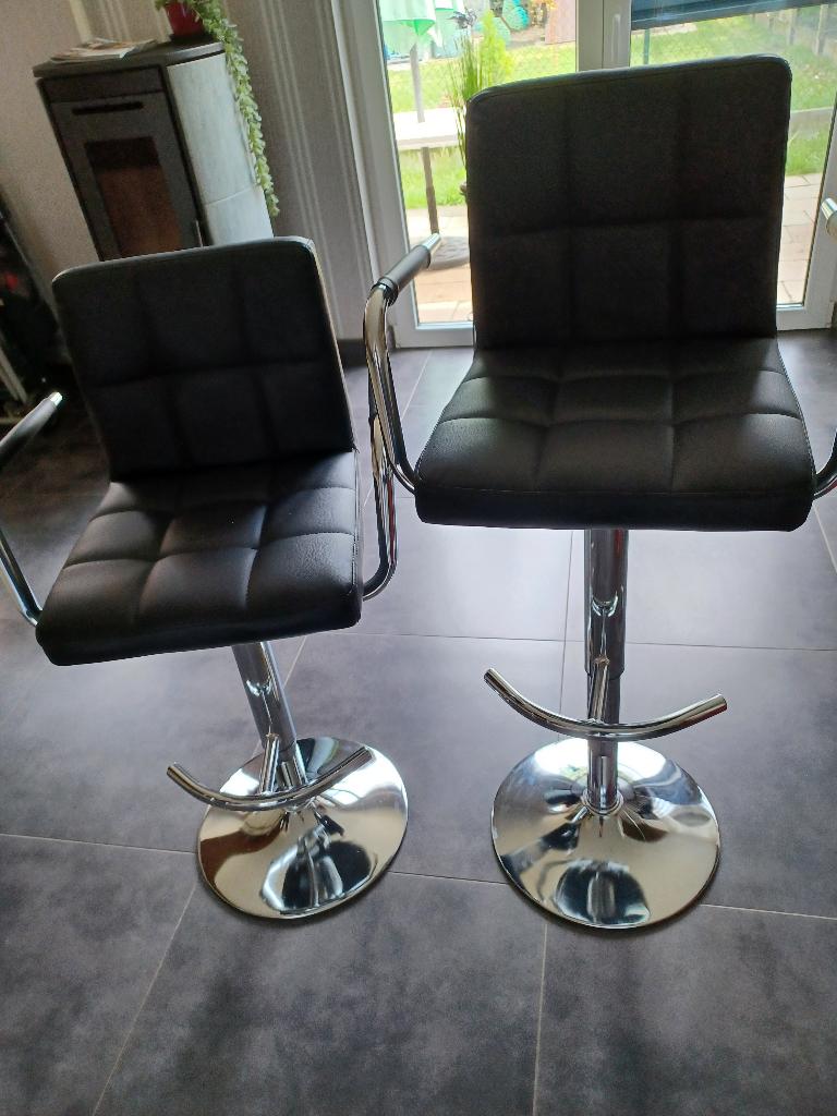 Vier nieuwe barkrukken, Huis en Inrichting, Barkrukken, Ophalen, Nieuw, 90 cm of meer, In hoogte verstelbaar