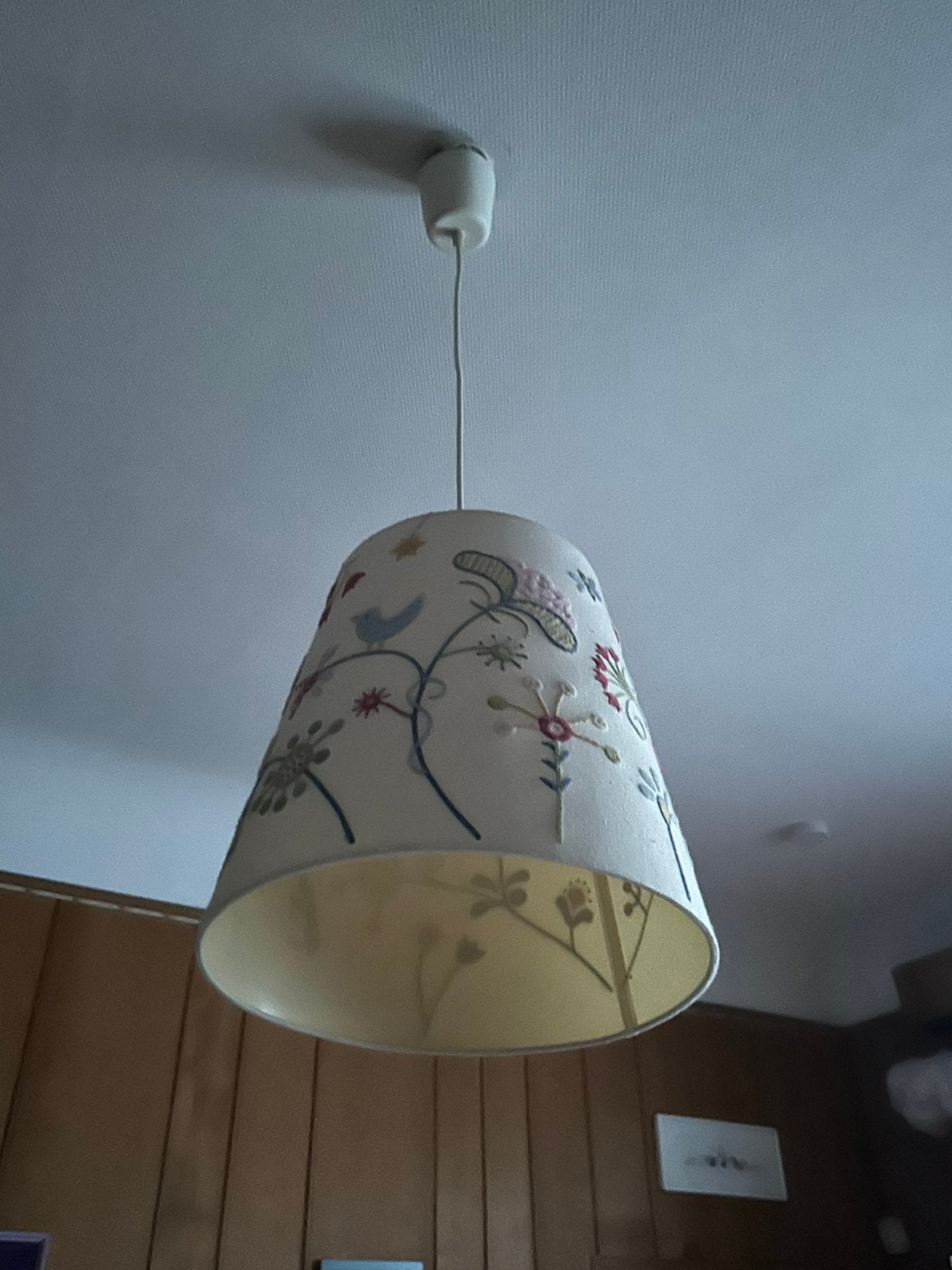 Lampe suspendue motif floraux, Enlèvement, Utilisé