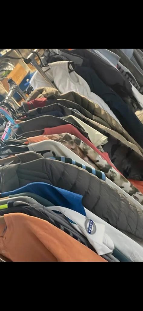 TE KOOP partij dames heren kinderkleding, Ophalen, Zo goed als nieuw