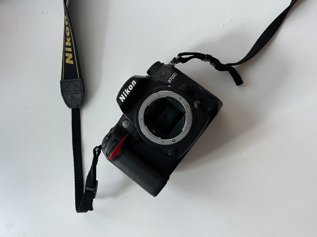 Nikon D7000 + objectif Tamron 28-200 mm + accessoires, TV, Hi-fi & Vidéo, Enlèvement ou Envoi, 16 mégapixels, Nikon, Reflex miroir