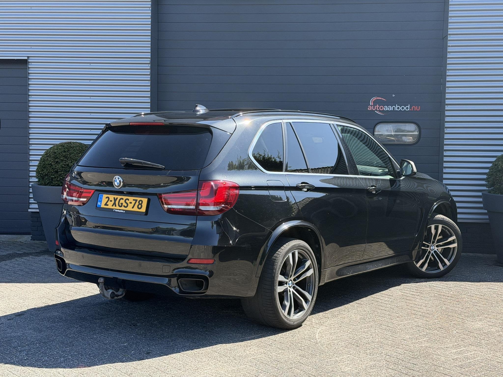BMW X5 M50d 7p. (automatique), Autos, 2700 kg, 177 g/km, Achat, 2165 kg
