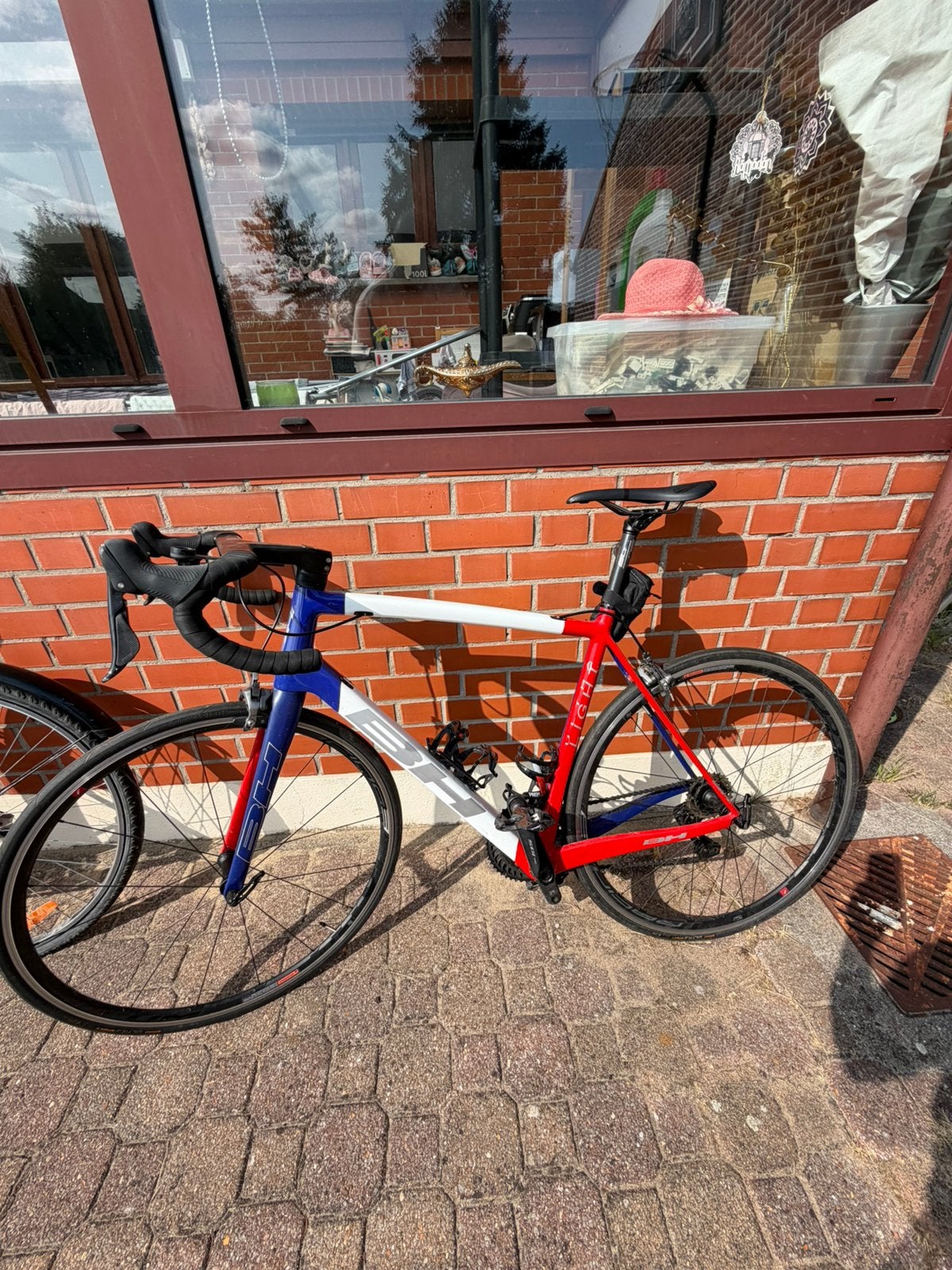 Velo de route full carbone BH avec vitesses électrique, Vélos & Vélomoteurs, Enlèvement ou Envoi, Comme neuf, Carbone