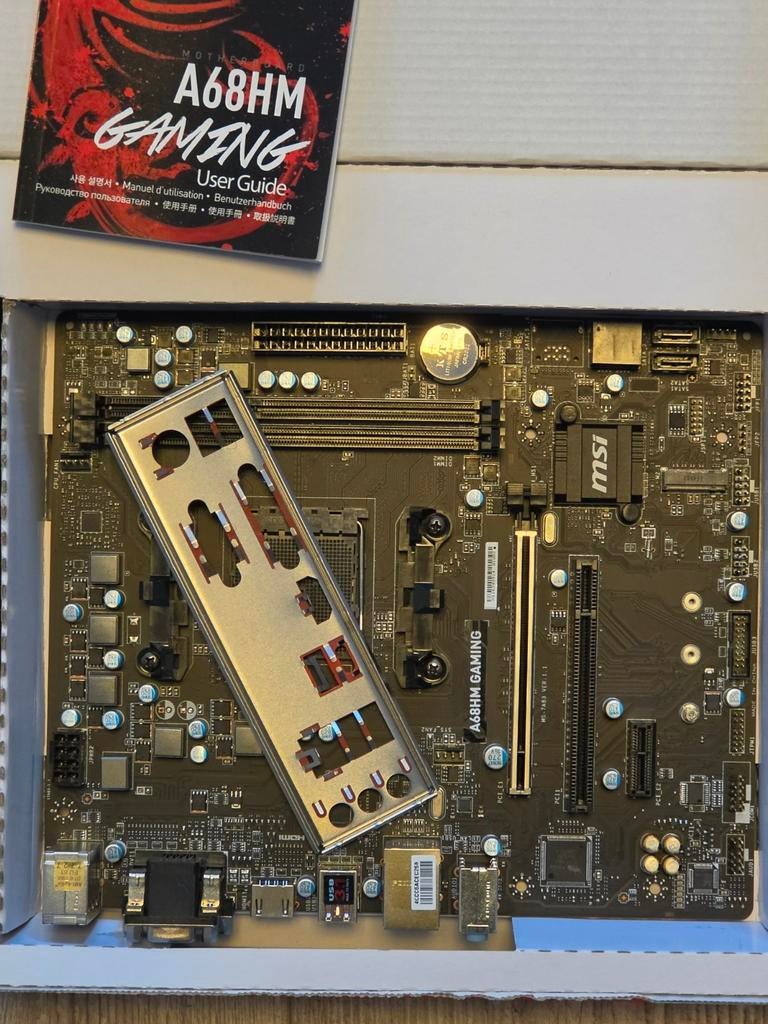 Msi gaming motherboard A68HM with box, Nieuw, DDR3, Ophalen of Verzenden, Micro-ATX