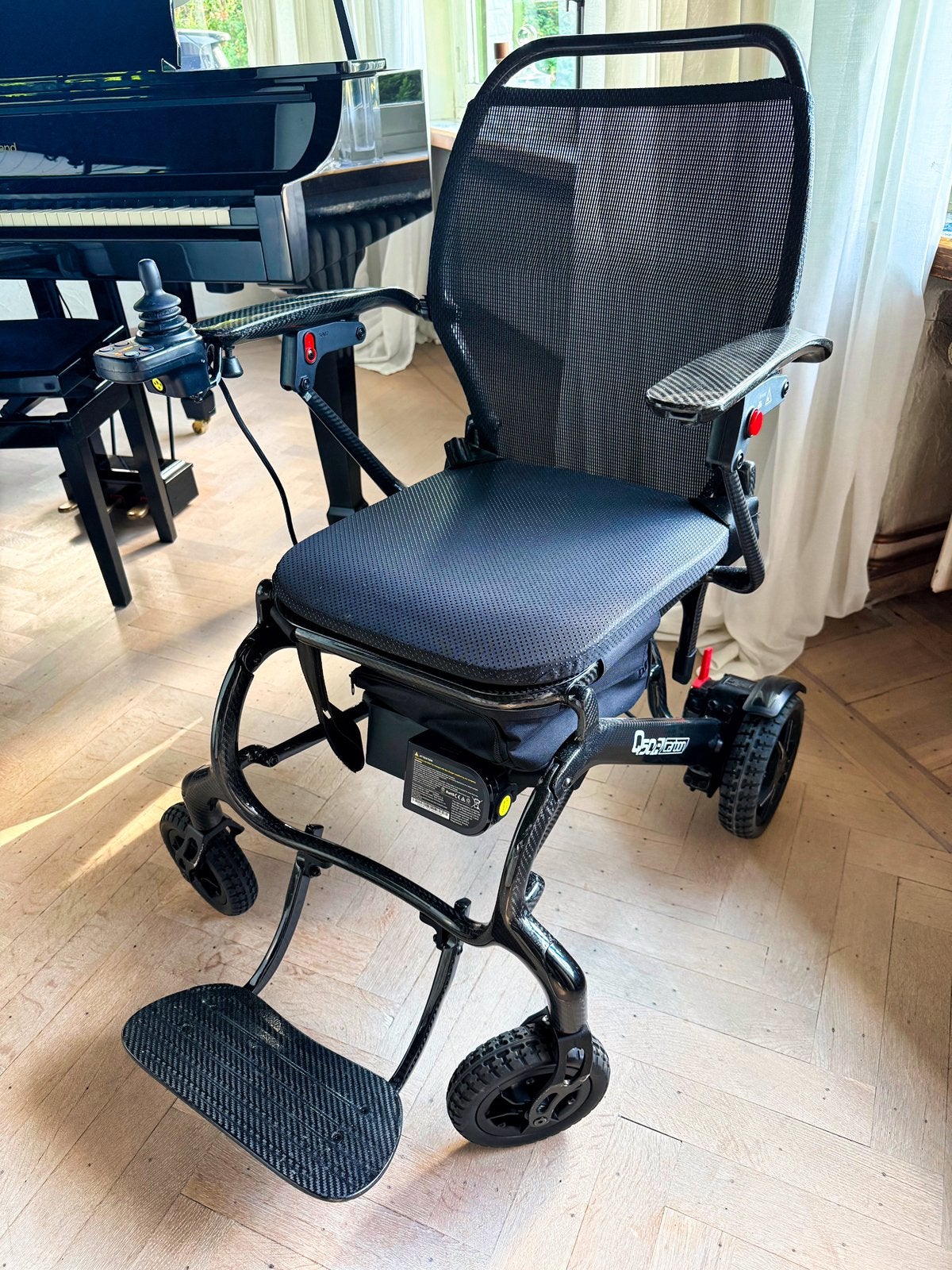 Carbon Quikie Q50 R elektrische rolstoel, Diversen, Ophalen, Zo goed als nieuw, Elektrische rolstoel