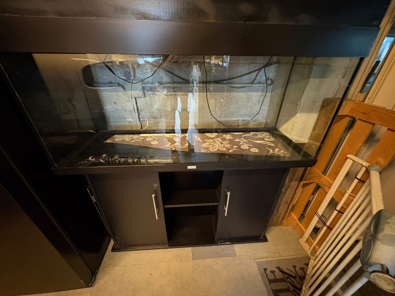 Aquarium met kast, Tuin en Terras, Ophalen, Zo goed als nieuw
