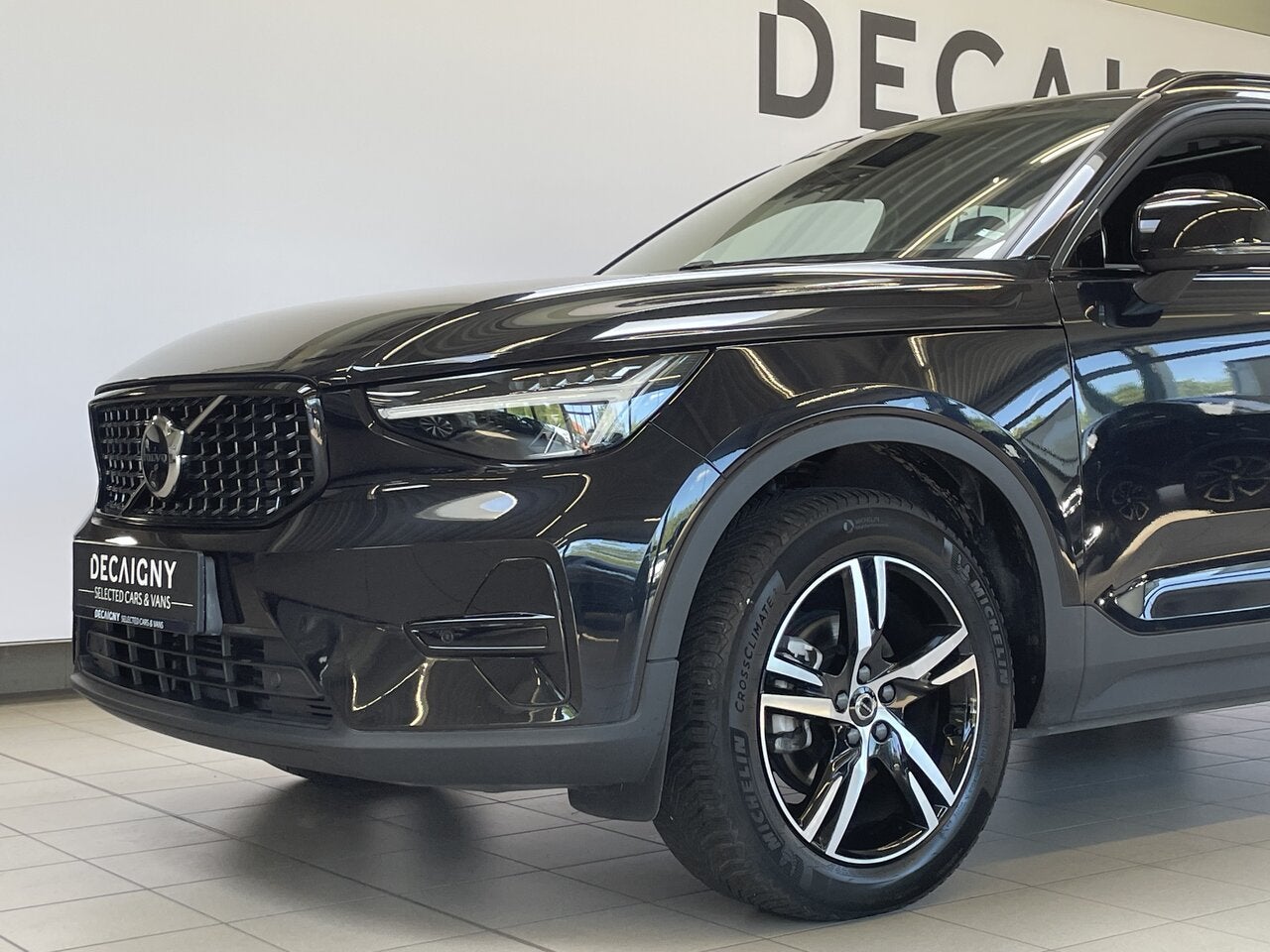 Volvo XC 40 T2 Plus Dark Geartronic *Trekhaak*Camera*Carplay, 0 kg, Zwart, 5 zetels, 5 deurs
