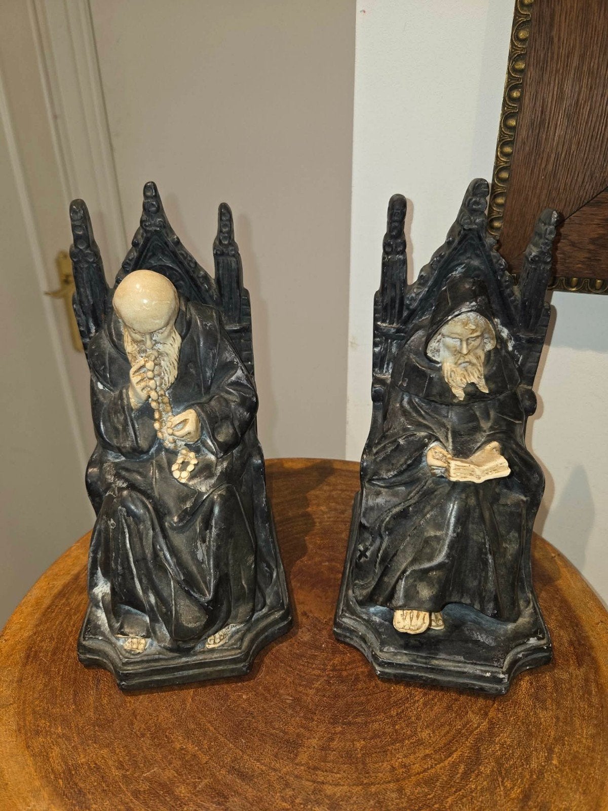 Prachtige en zeldzame set keramische boekenstoppers met twee, Antiek en Kunst, Kunst | Designobjecten, Ophalen of Verzenden