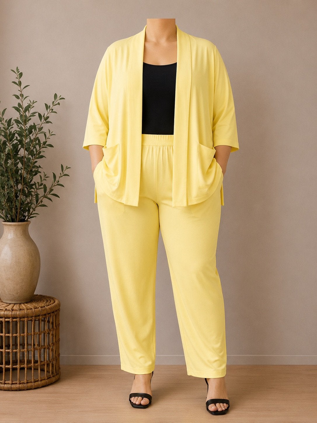 Ensemble blazer et pantalon grande taille 44-50, Vêtements | Femmes, Grandes tailles, Enlèvement ou Envoi, Neuf, Jaune, Veste ou Veston