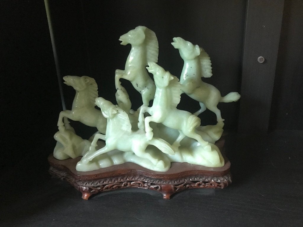jade beeld, Ophalen, Overige onderwerpen, 20 - 50 cm, Op sokkel
