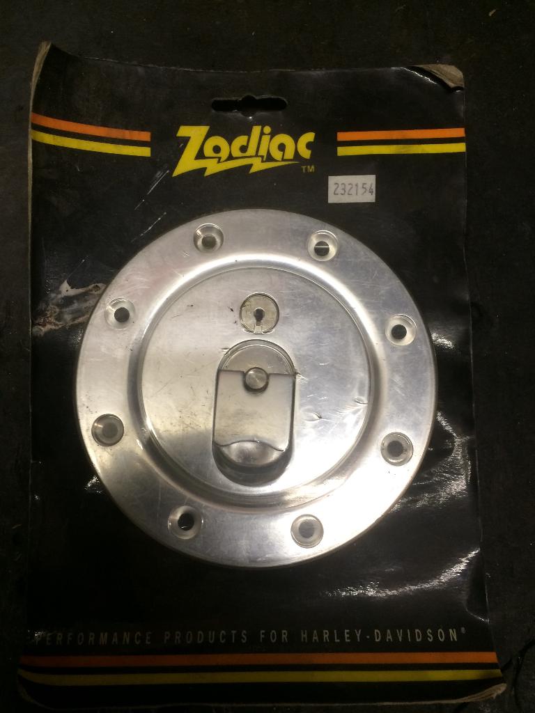 Harley snelvultankdop met sleutel, aluminium, 232154, Motoren, Onderdelen | Harley-Davidson, Nieuw, Ophalen