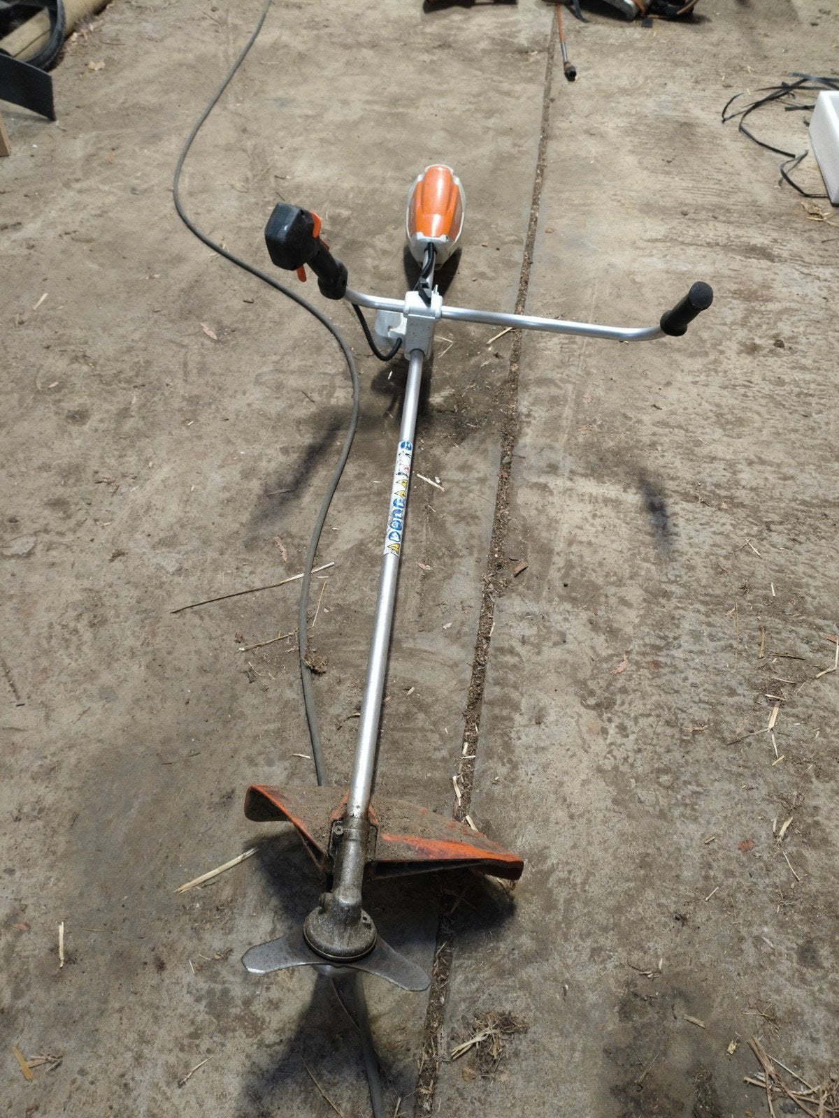 Stihl FSA 130m bosmaaier, Ophalen