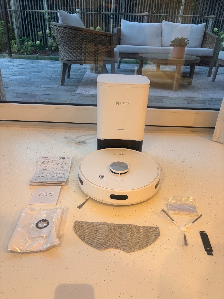 EZVIZ RE4 Plus robotstofzuiger + automatisch leegstation, Comme neuf, Enlèvement, Aspirateur robot, Navigation intelligente