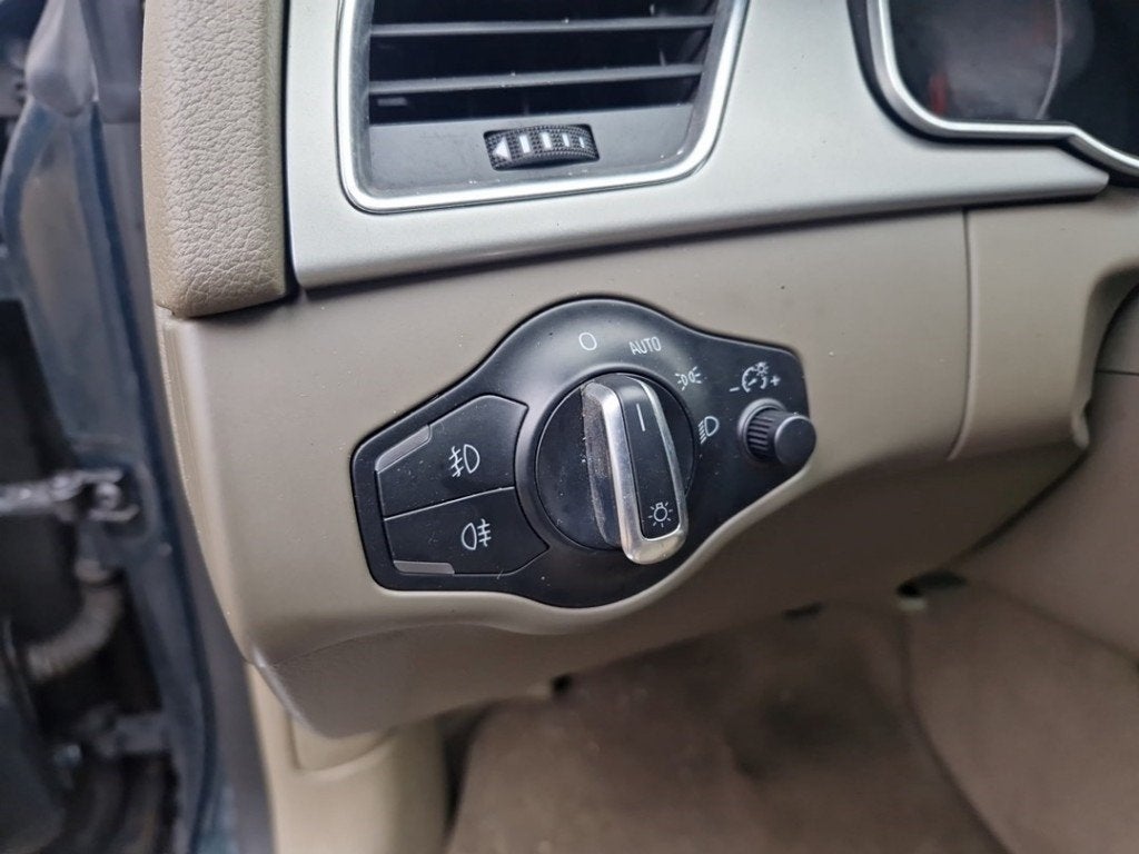 INTERRUPTEUR D'ECLAIRAGE Audi A5 (8T3) (01-2007/01-2017), Auto-Union-Straße  1,
85057  Ingolstadt, DE, Info@audi.de, Audi, Utilisé