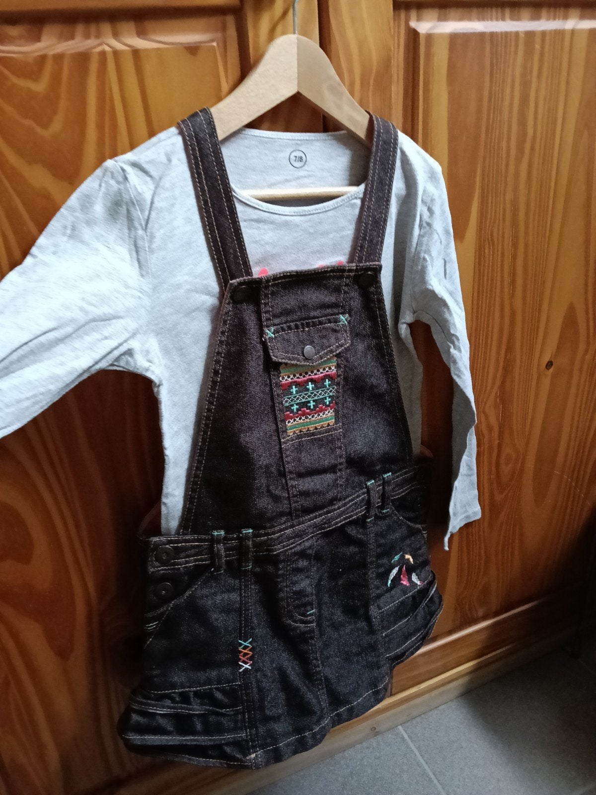 tenue automne et printemps salopette -jupe, Enfants & Bébés, Enlèvement, Comme neuf, Fille, Ensemble