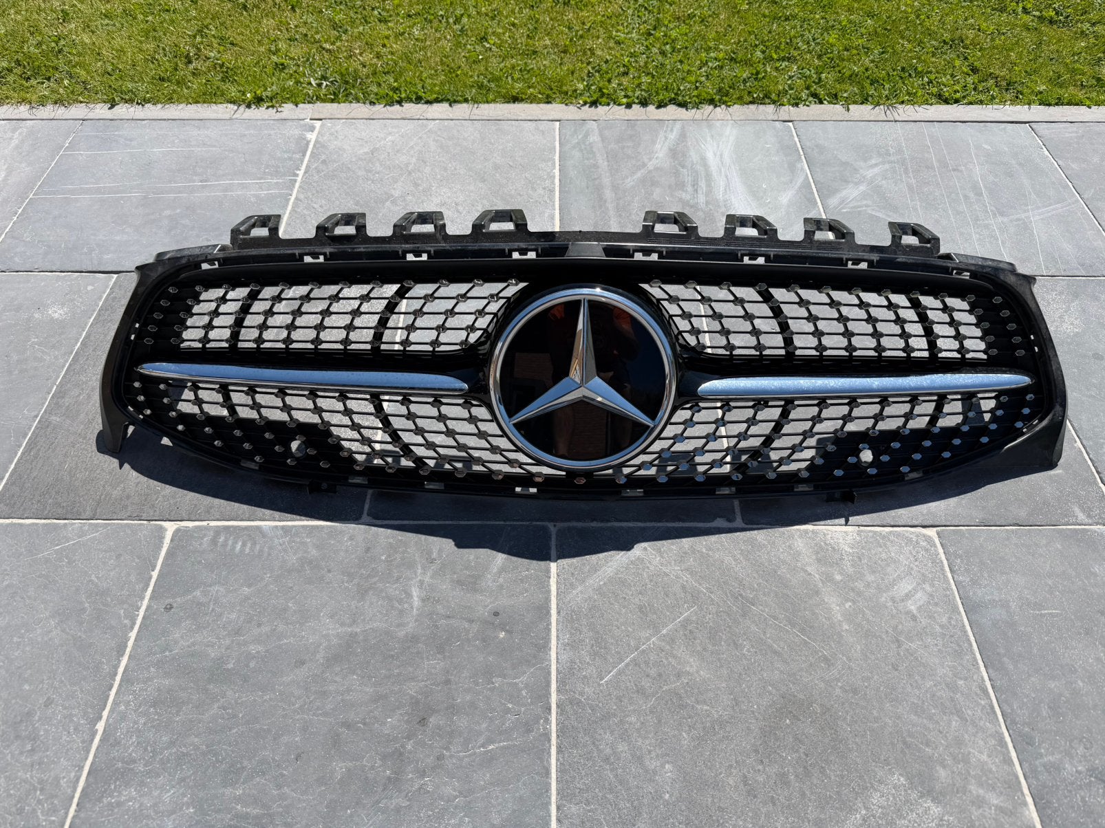 Mercedes CLA (c118/x118) Grille Calendre diamants d’origine, Autos : Pièces & Accessoires, Neuf, Pare-chocs, Mercedes-Benz, Enlèvement