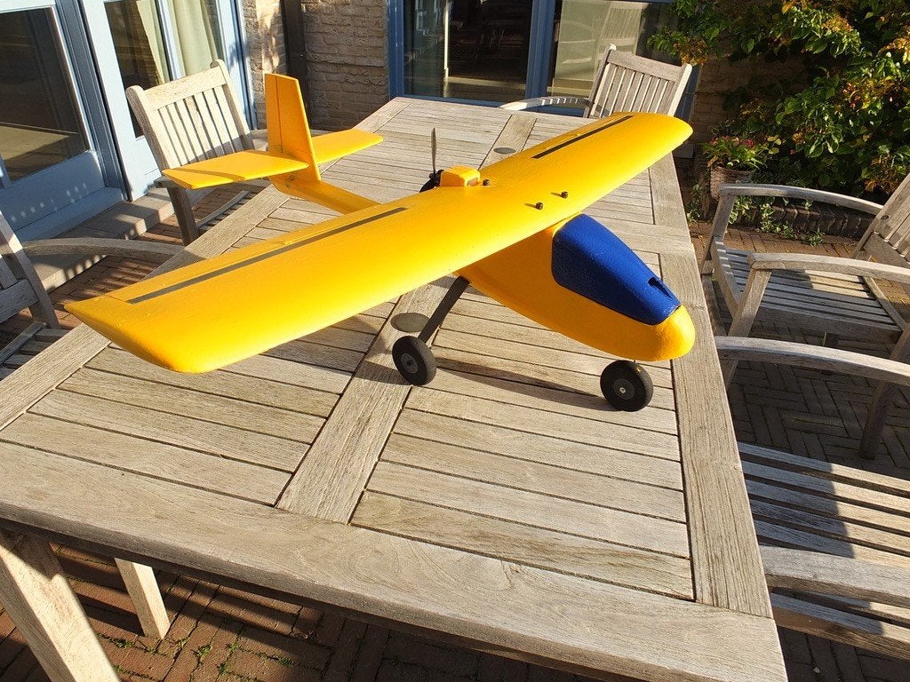 ESKY te koop, Hobby en Vrije tijd, Modelbouw | Radiografisch | Vliegtuigen, Ophalen, Gebruikt, Elektro, RTF (Ready to Fly)