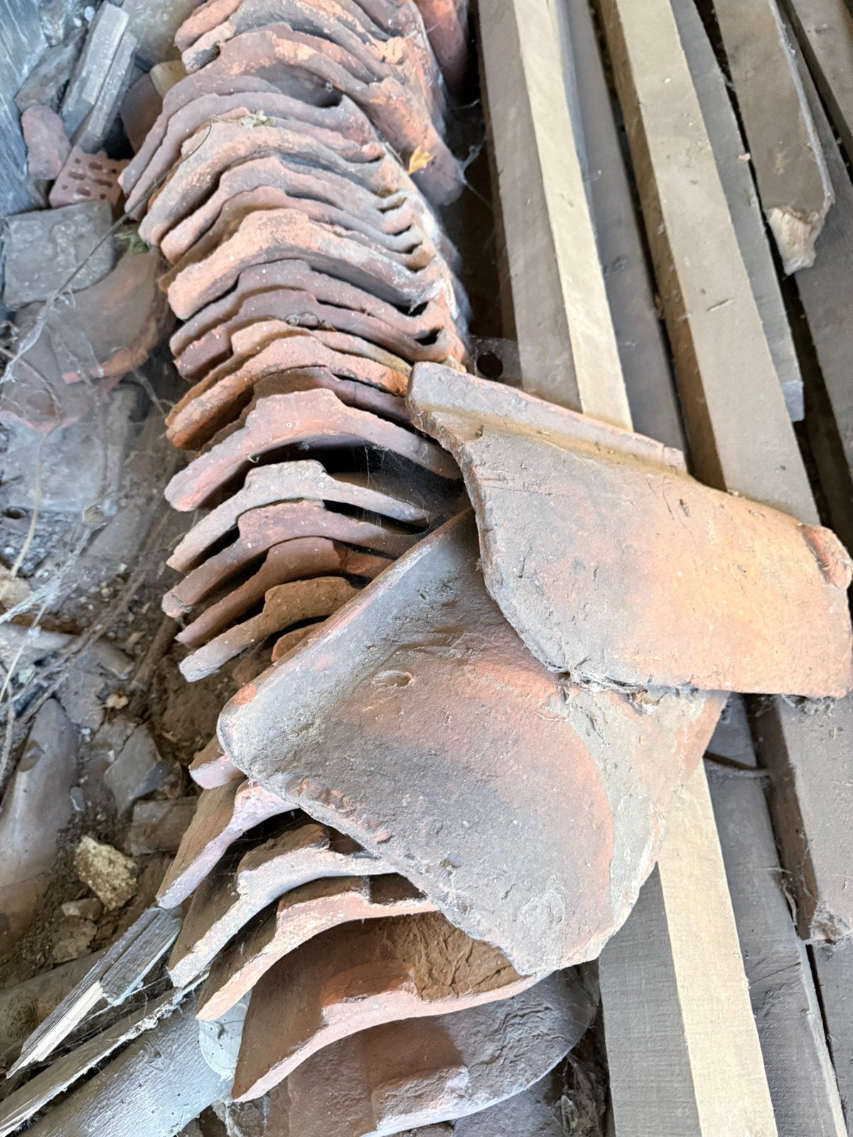 Boomse pannen +-70 stuks, Doe-het-zelf en Bouw, Ophalen, Gebruikt, Rood