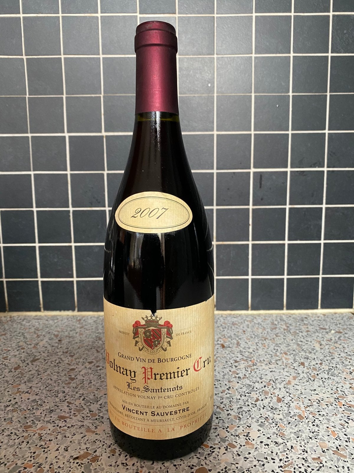 Coffret exclusif Volnay Premier Cru 2007 et Bordeaux 2010, Enlèvement, Comme neuf, France