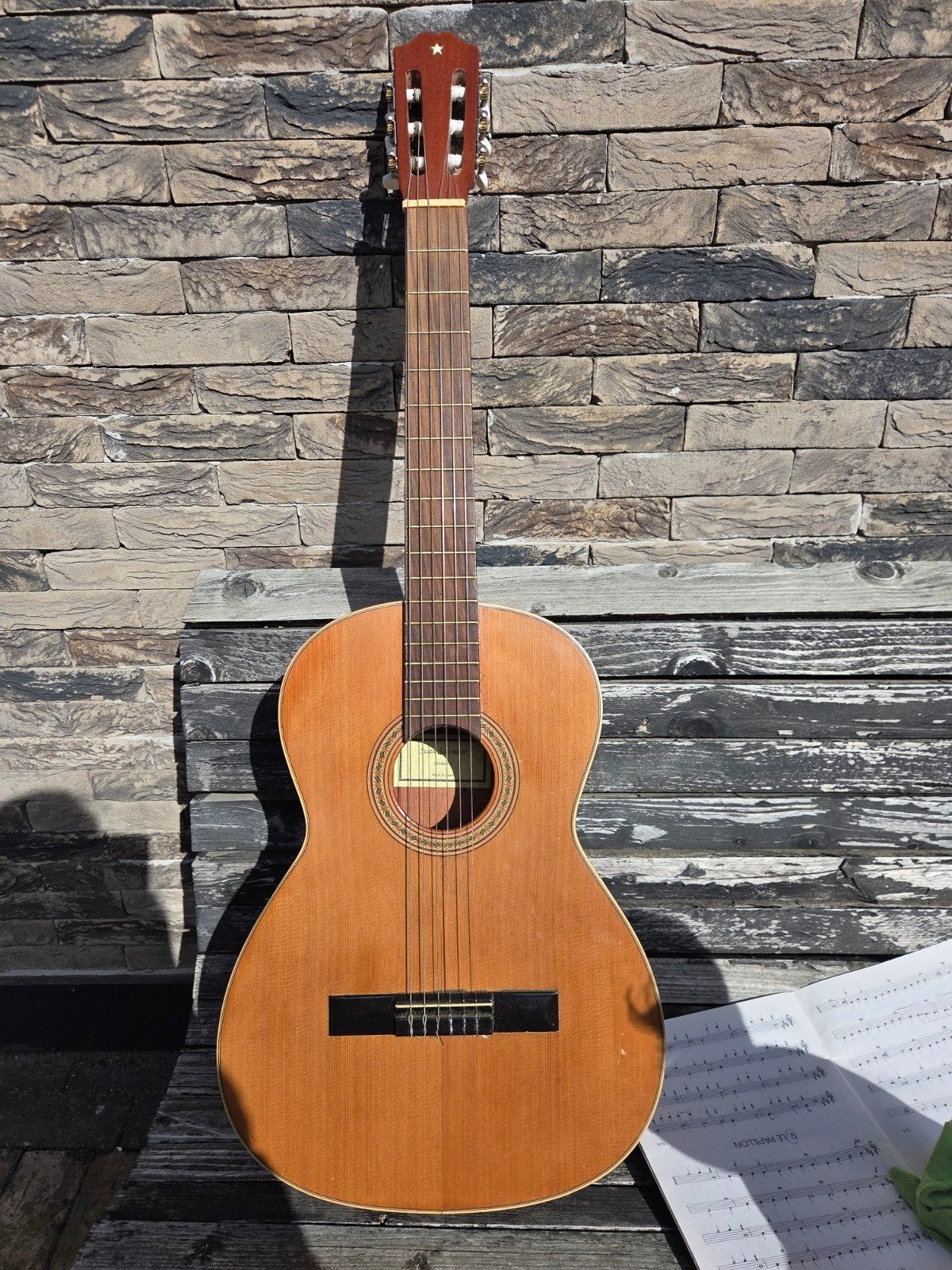 Juan Salvador 2 4/4-formaat klassieke gitaar, Musique & Instruments, Enlèvement, Comme neuf, Guitare classique ou espagnole