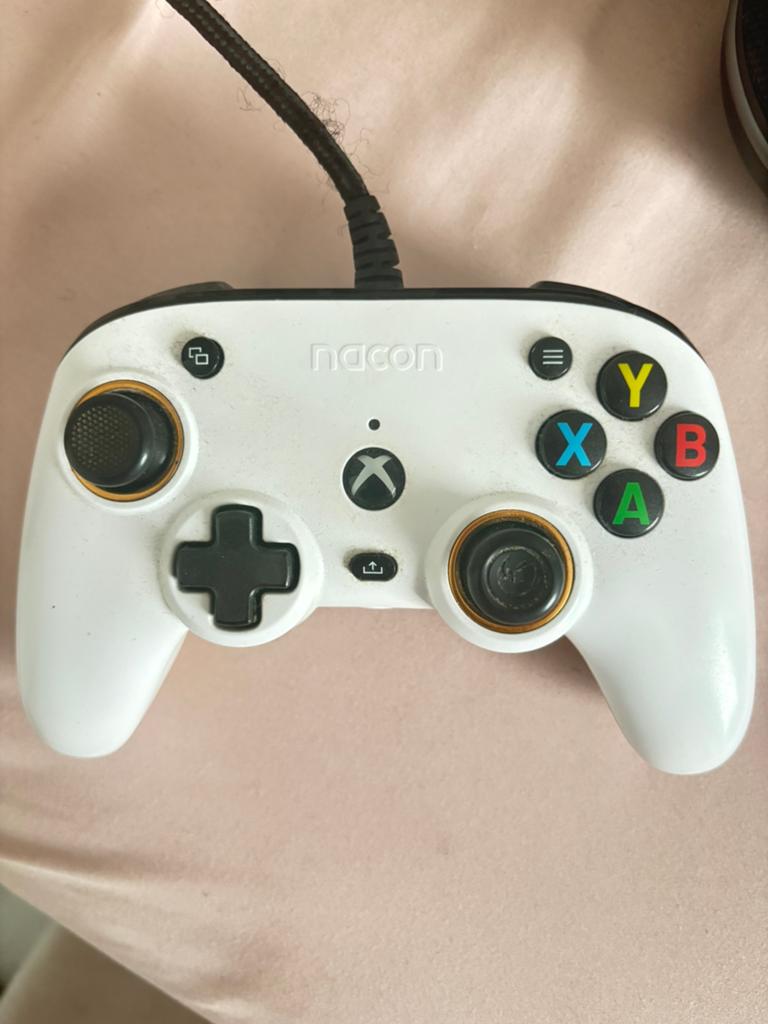 Manette Xbox blanche filaire, Enlèvement, Utilisé