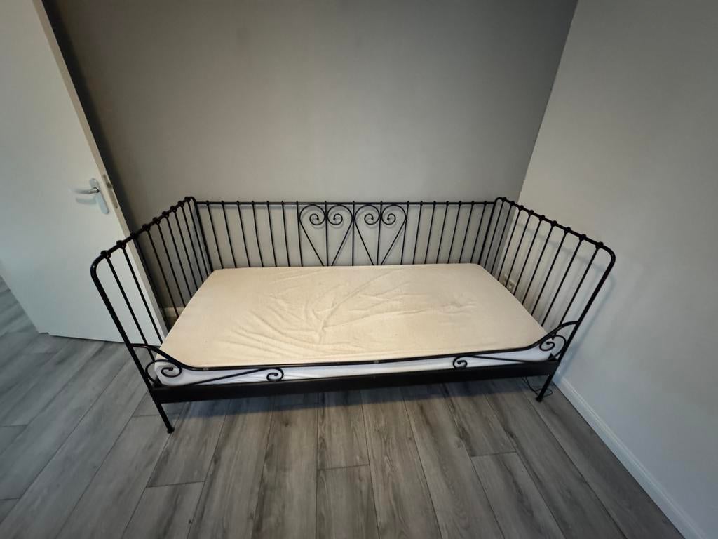 Bed, Huis en Inrichting, Slaapkamer | Bedden, Ophalen, Eenpersoons, Zwart, Zo goed als nieuw