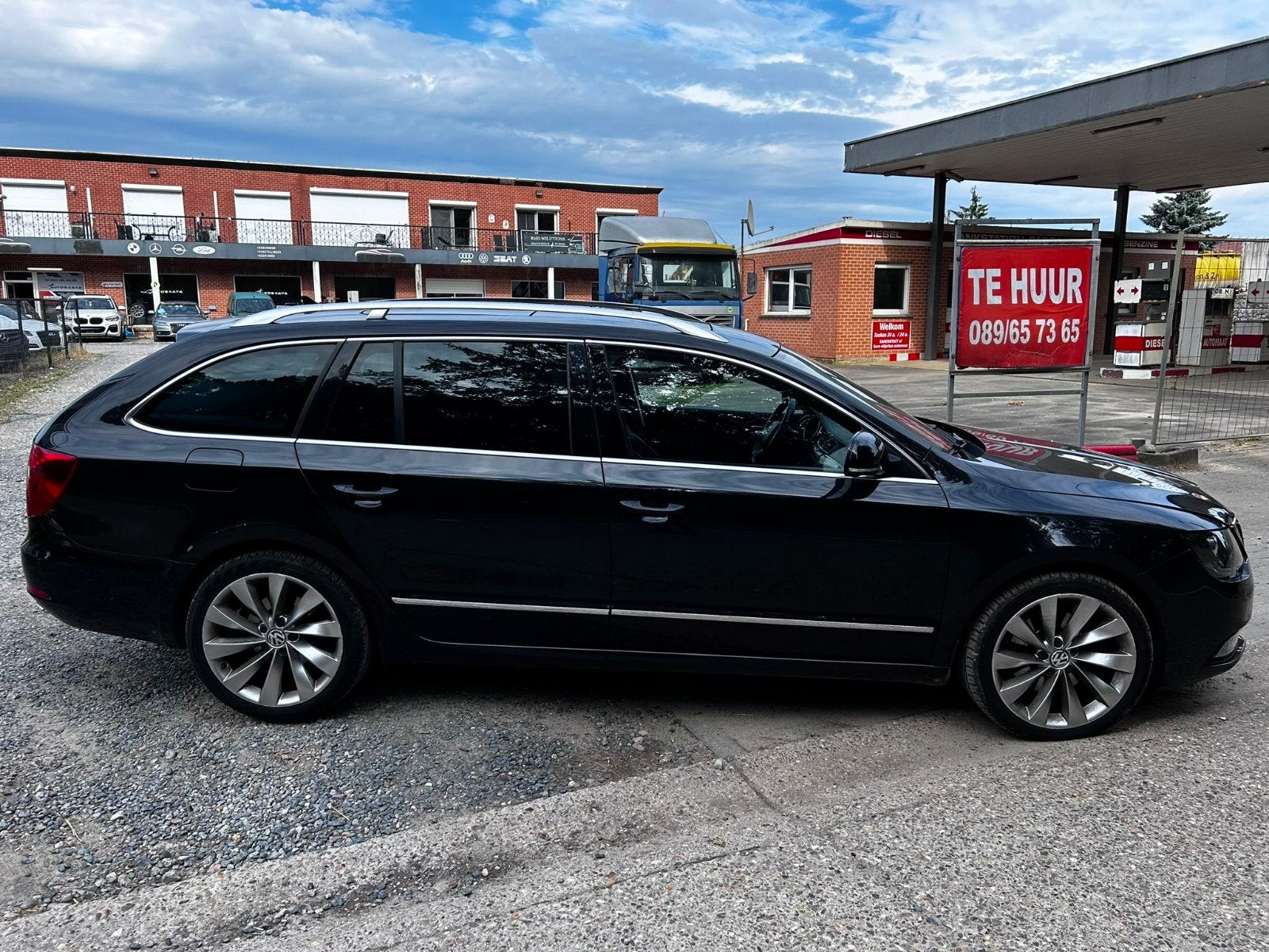 Skoda Octavia option complète 1,6 km diesel 178 000 bj 2015, Autos, Entreprise, Boîte manuelle, Noir, 5 portes