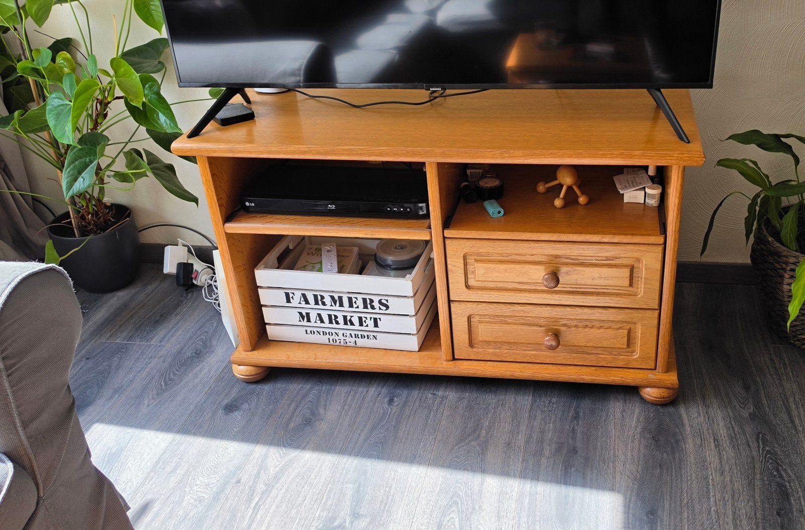 eiken tv kast, Ophalen, Zo goed als nieuw
