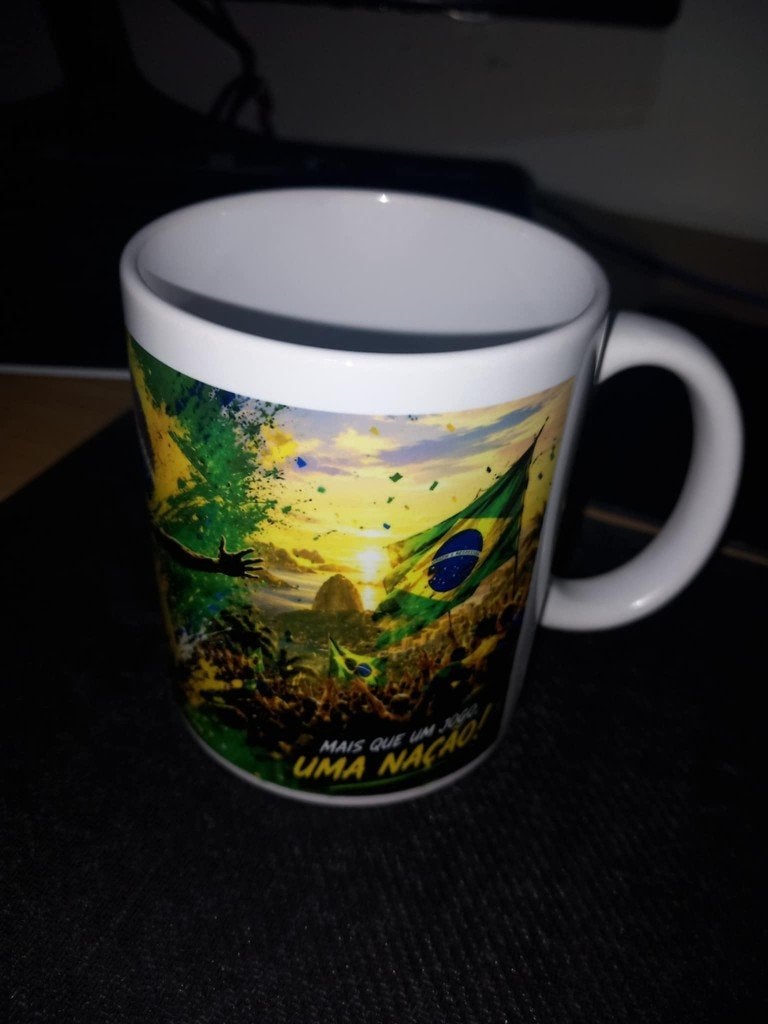 Mug Brésil "Plus qu’un jeu, une nation !", Huis en Inrichting, Keuken | Servies, Studio Gaet, Keramiek, Nieuw, Avenue du Travail 84