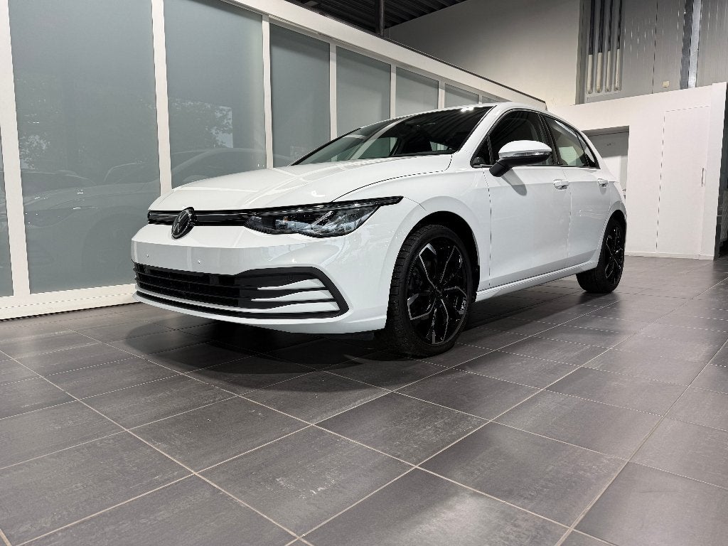 VW Golf 8 1.5TSI 130PK | 2023 | ACC | Camera | PDC V+A | LED, Auto's, Voorwielaandrijving, Stof, 4 cilinders, Bedrijf