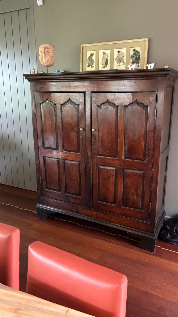 18 eeuwse Engelse cupboard, Ophalen