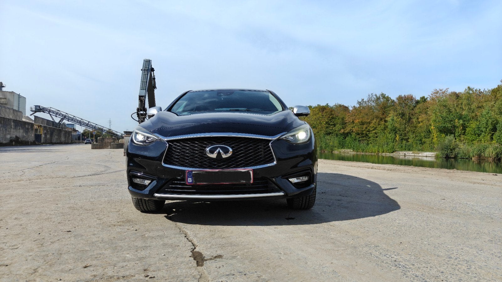 Infiniti Q30 1.6 Benzine – 2016r, Auto's, Voorwielaandrijving, 4 cilinders, Sound system, 1600 cc