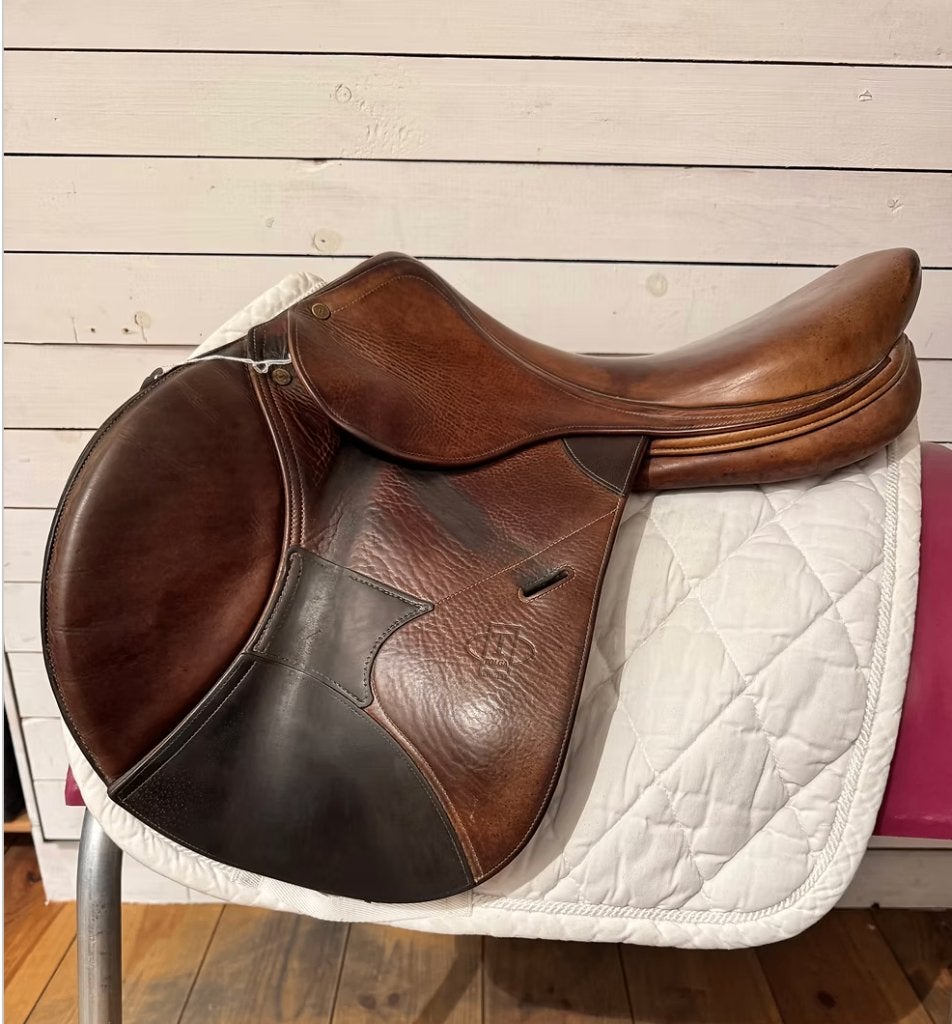 Tolga springzadel 17,5 inch boom M, Dieren en Toebehoren, Paarden en Pony's | Hoofdstellen en Tuigage, Gebruikt, Springen, Ophalen of Verzenden