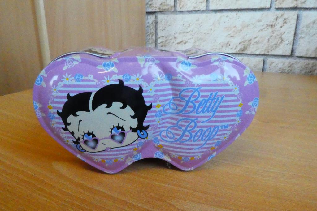 Betty Boop boite a secret Avenue of the stars 2003., Enlèvement ou Envoi, Neuf, Humain