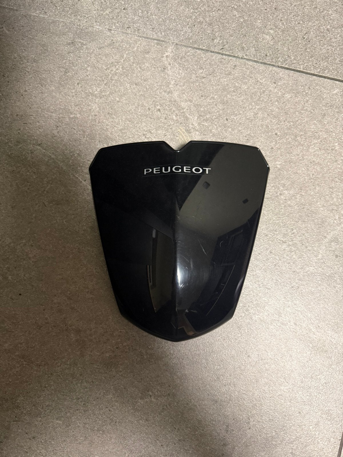 Peugeot kisbee windscherm op stuurkap, Ophalen, Zo goed als nieuw