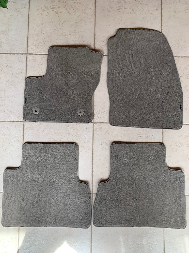Tapis de voiture en velours beige, Enlèvement ou Envoi, Comme neuf