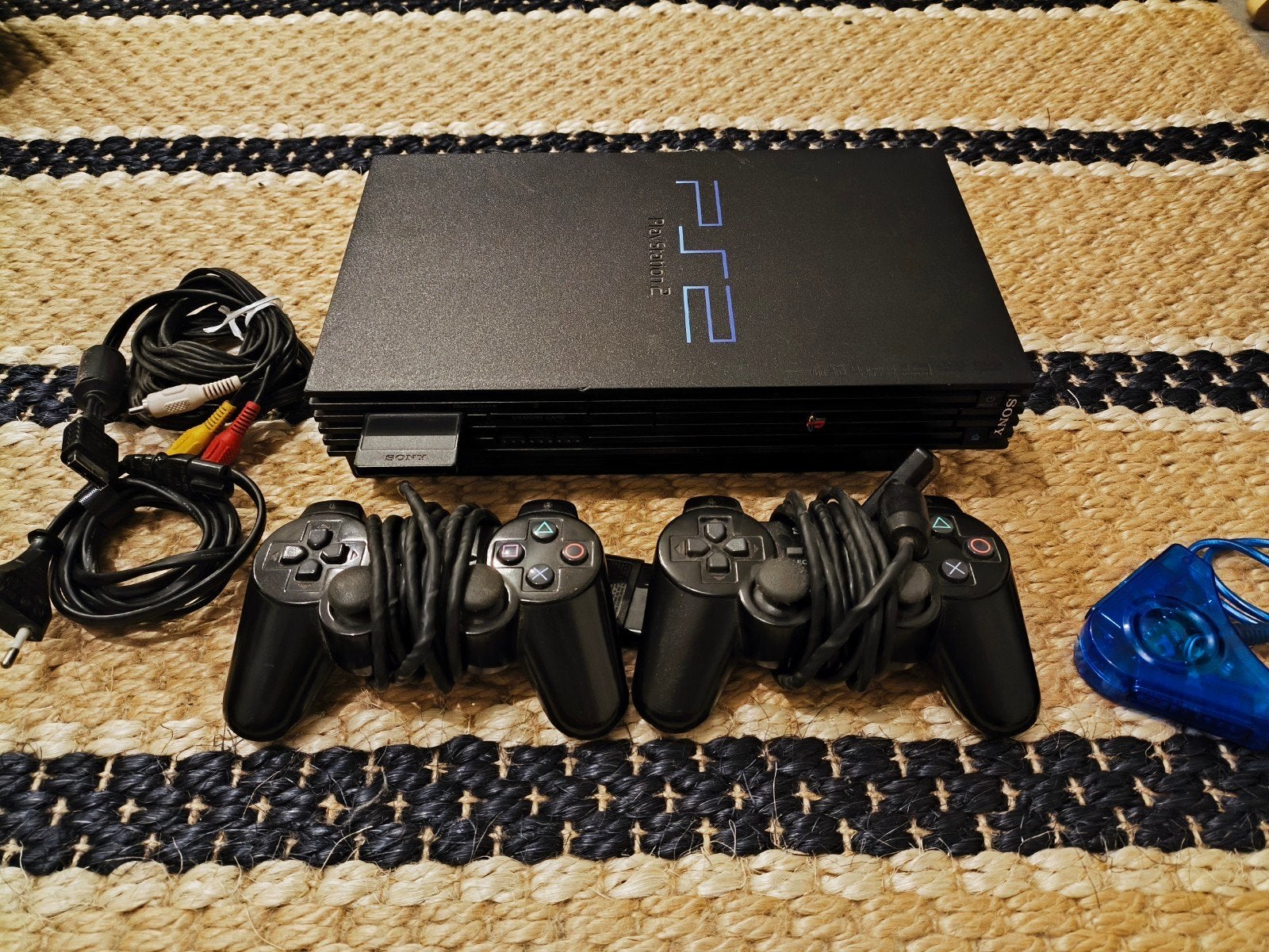Playstation 2 console + controllers + memory card & kabels, Games en Spelcomputers, Spelcomputers | Sony PlayStation 2, Ophalen of Verzenden