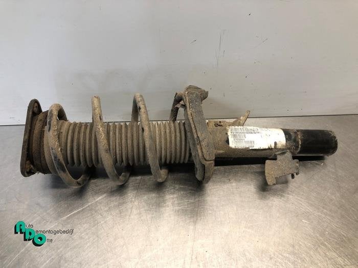 Barre amortisseur avant droit d'un Volvo V40 (V40 12-), -, 3 mois de garantie, -, -